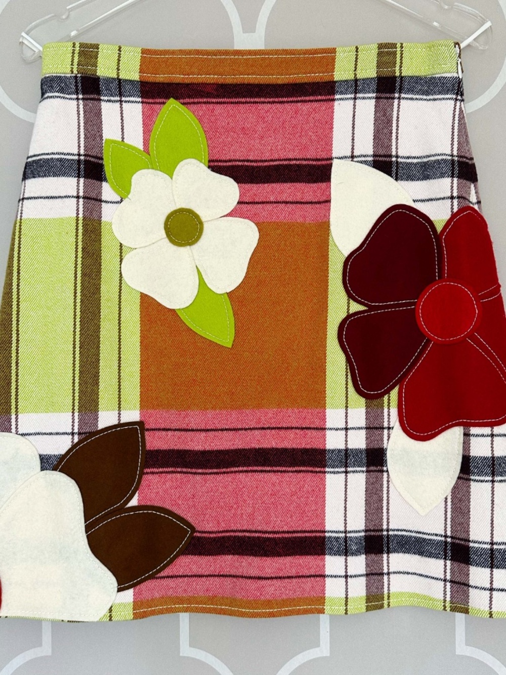 Moschino Plaid Wool Mini Skirt Floral Felt Appliqué Made in Italy Size US 8 - Picture 3 of 10